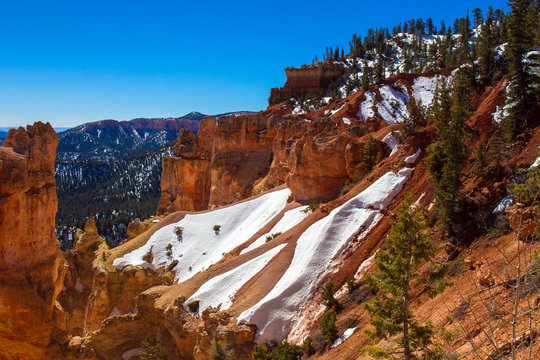 Bryce Canyon NP with late winter snow