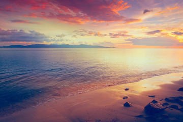 Obraz premium beautiful sunset on the beach