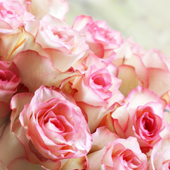Obraz na płótnie Canvas beautiful pink roses bouquet