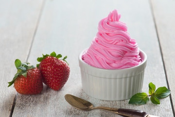 Strawberry yogurt ice cream