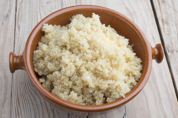  cooked quinoa in a bowl