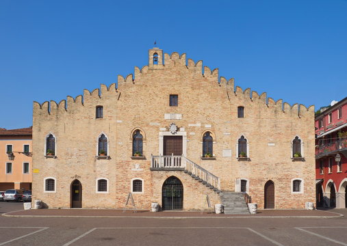 Rathaus von Portogruaro / Venetien / Italien