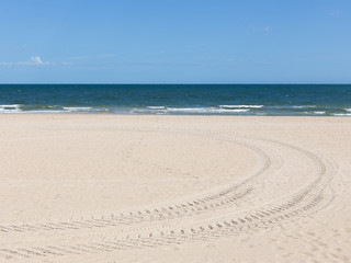 traces of the tread on the beach
