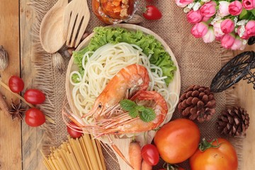 Spaghetti with shrimp and tomato sauce delicious.