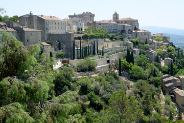 Fototapeta na wymiar F, Provence, Vaucluse; Blick auf das Dorf Gordes