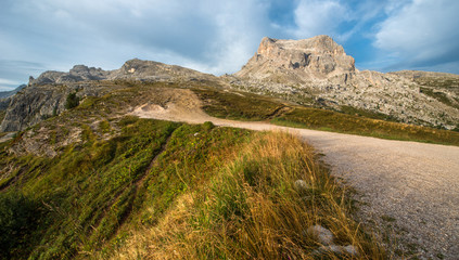 Fototapeta na wymiar Cinque Torri trekking, Dolomites