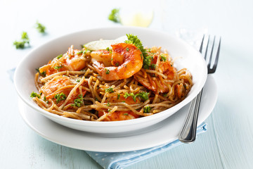 Spelt pasta with shrimps