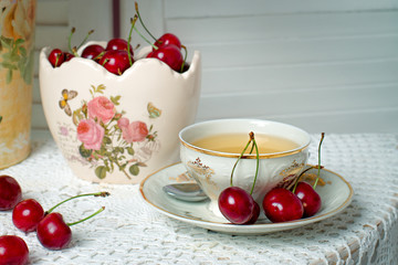 strawberry pie, cherry, tea