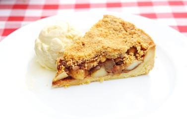 Apple pie with icecream