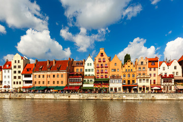 Fototapeta na wymiar Panorama of Old Town, Dlugie Pobrzeze and Motlawa River, Gdansk, Poland