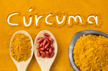 Turmeric powder and capsules