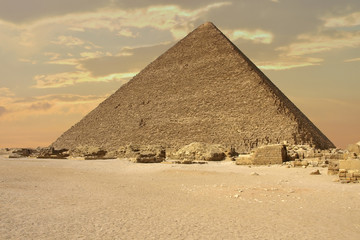 Fototapeta na wymiar The pyramid of Pharaoh Cheops