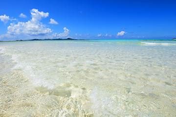 沖縄の美しい海とさわやかな空