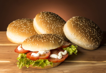 hot dog with tomato and salad