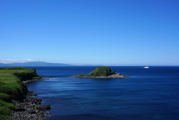 利尻島 夕日ヶ丘展望台から望むポンモシリ島