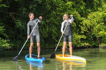 Stand Up Paddling auf dem See