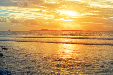 Obraz premium large tanker in the shannon estuary