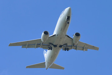 Fototapeta na wymiar avion de ligne