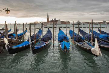 Gondeln am Riva degli Schiavoni | Venedig 