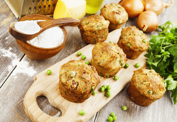 Muffins with green peas