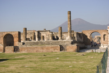 Pomp&eacute;i, vue sur V&eacute;suve 