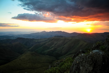 Fototapeta premium zachód słońca w górach