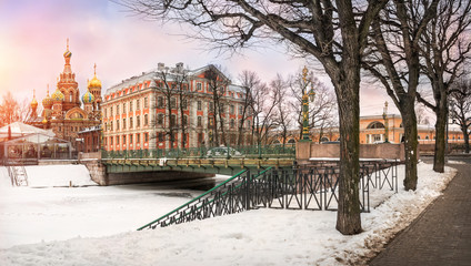 Obraz premium Зимняя прогулка вдоль Мойки Winter walk