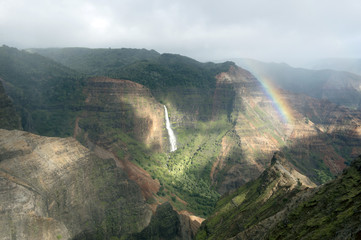 Rainbow according to the Waimea Canyon, Kauai, Hawaii-3