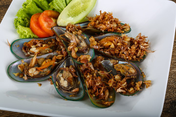 Mussels with garlic