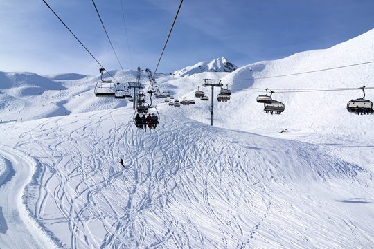 Fototapeta View from the chair lift, ski resort of Paradiski, France