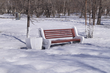 Скамейка в парке