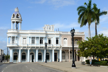 Fototapeta na wymiar Cuban colonial architecture at the old town of Cienfuegos, Cuba