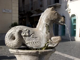 Rollo Brunnen Fontaine à Taormine