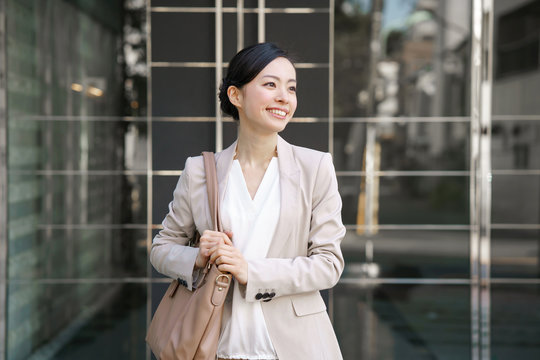 「出社」の写真素材 | 11,765件の無料イラスト画像 | Adobe Stock
