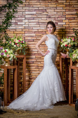 Fototapeta premium нежная невеста в белом платье