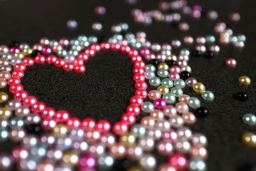 パールストーンで作ったハート