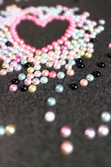 パールストーンで作ったハート