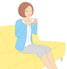 紅茶を飲む女性