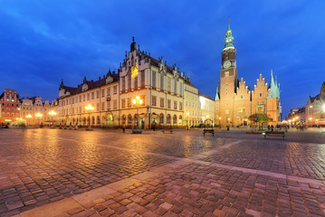 Fototapeta na wymiar The market square in the evening Wroclaw, Poland.