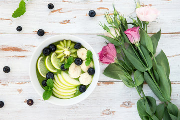 Healthy Green Smoothie in the Bow