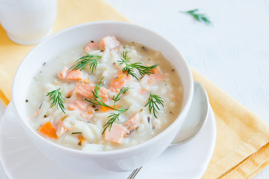 Salmon soup with noodles