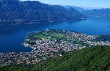 Italienische Schweiz: Luftbild von Ascona am Lago Maggiore. Airshot from Ascona, Ticino