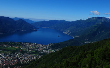 Naklejka na ściany i meble Italienische Schweiz:Luftbild von der Grenze Schweiz-Italien am Lago Maggiore bei Ascona