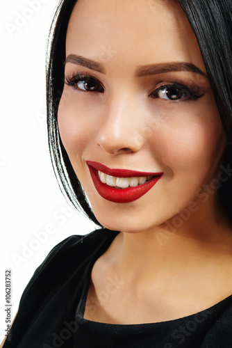 incredible black outfit red lips
9