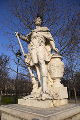Fototapeta na wymiar Beautiful statue in Paris