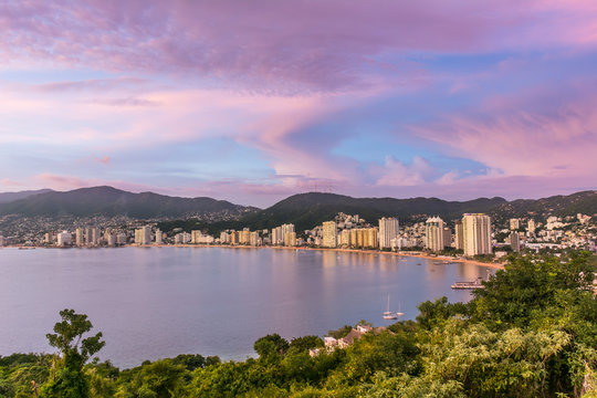 Acapulco Bay cityscape at sunset on Mexico&rsquo;s Pacific coast