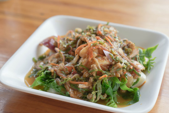Pteridium aquilinum (L.) seafood thai style salad
