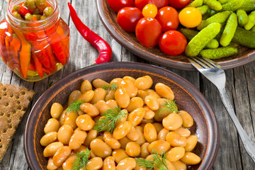 Boiled White Beans smothered in Tomato Sauce, macro