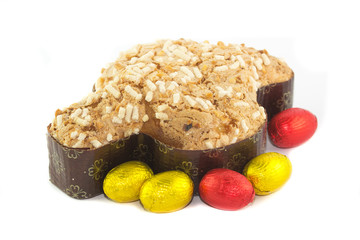 Colomba pasquale e ovetti di cioccolato
