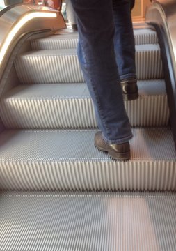 auf der Rolltreppe